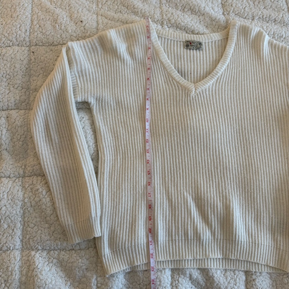 Classic Ribbed V-Neck Sweater in Off-White - Picture 6 of 6